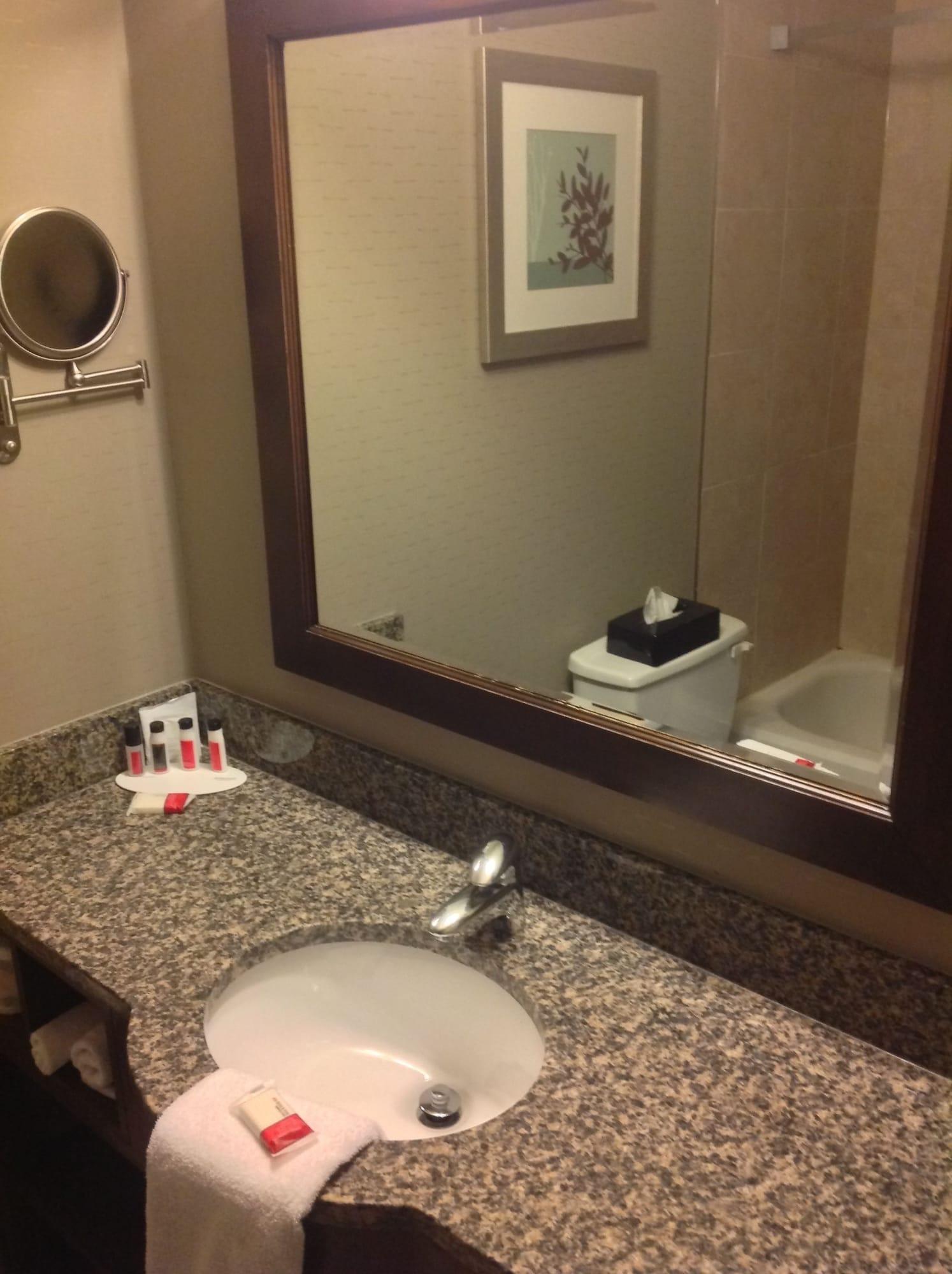 Hotel Ramada By Wyndham Saskatoon Esterno foto